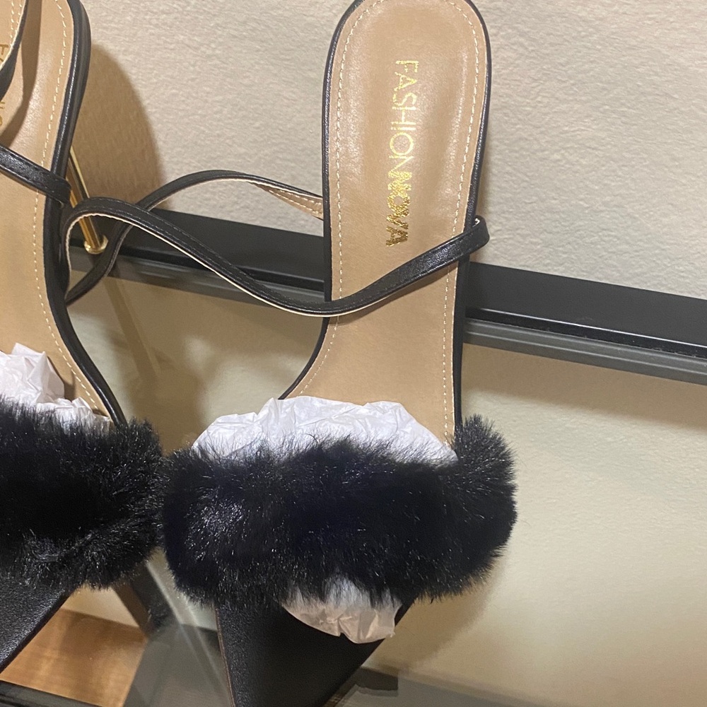 Fuzzy High Heels - Picture 7 of 11